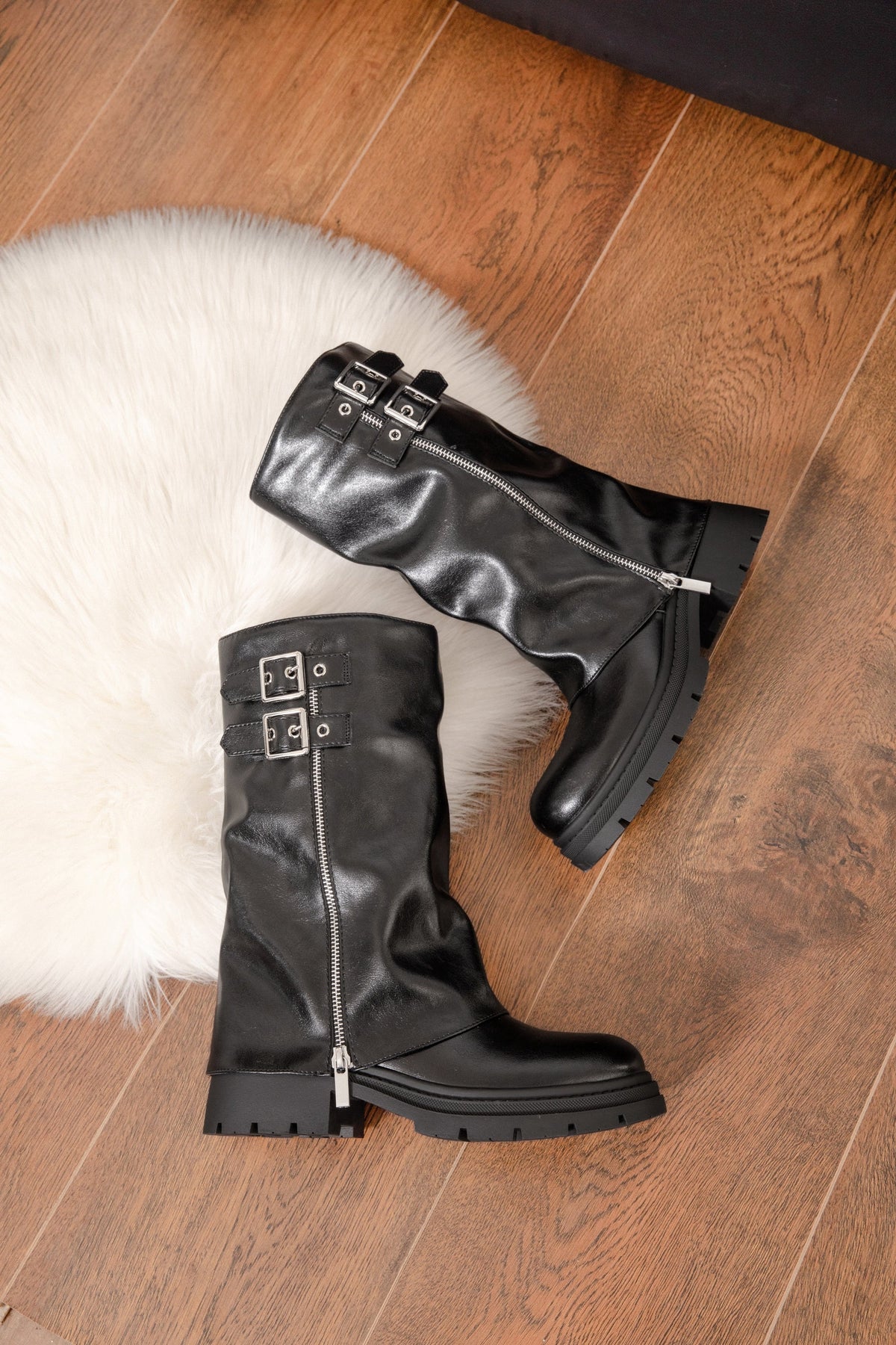 Cover Shiny Zip Boots
