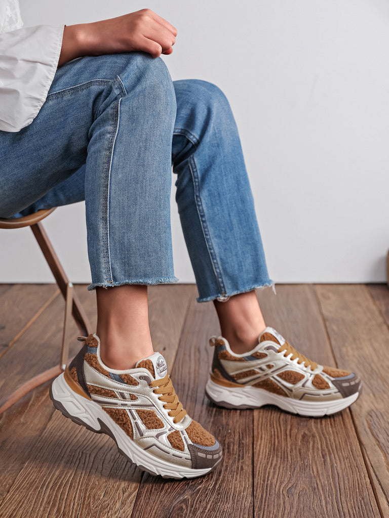 Wendy Brown Sneaker