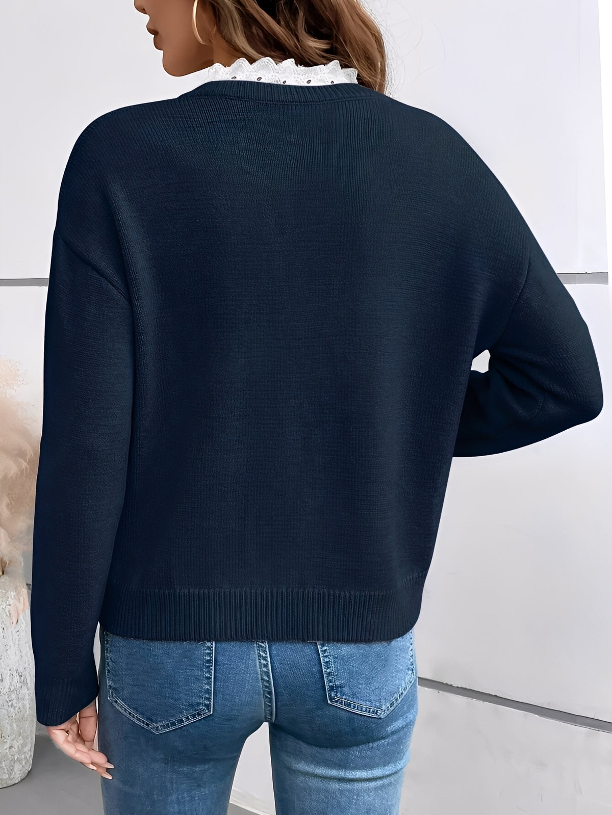 Van Elst Mode® | Chique Gebreide Trui met Elegante Kantkraag